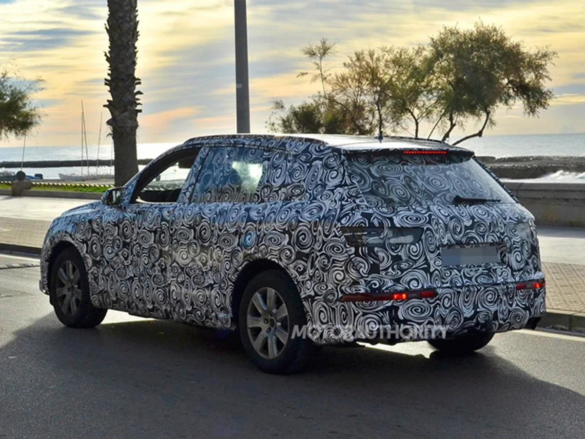 Audi Q7: первые фото нового поколения