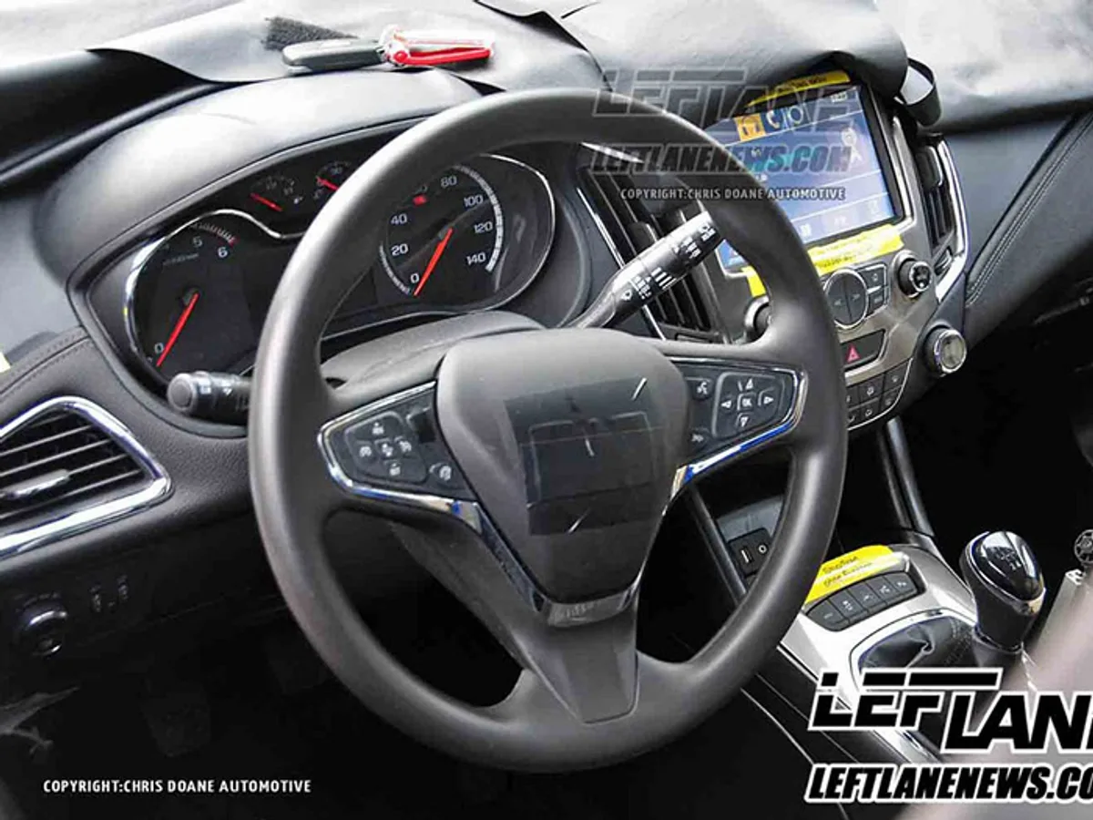 У Chevrolet Cruze будет новый интерьер