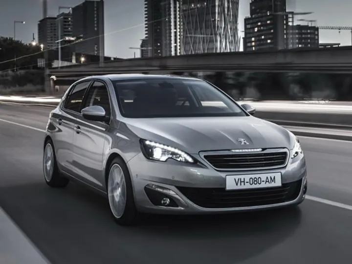Peugeot и Citroen сократят модельный ряд