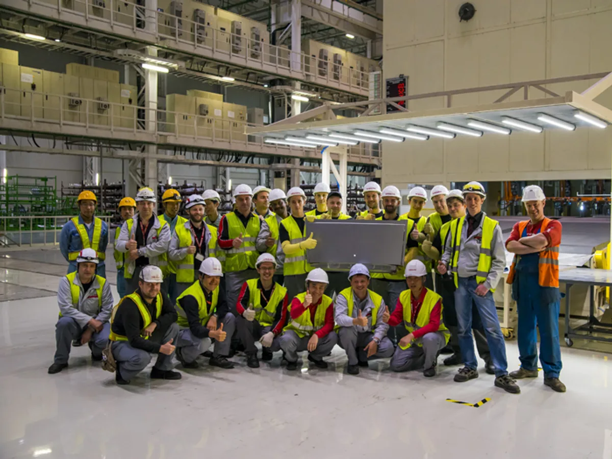 Nissan-0131082015.jpg Nissan открыл цех штамповки на заводе в Санкт-Петербурге