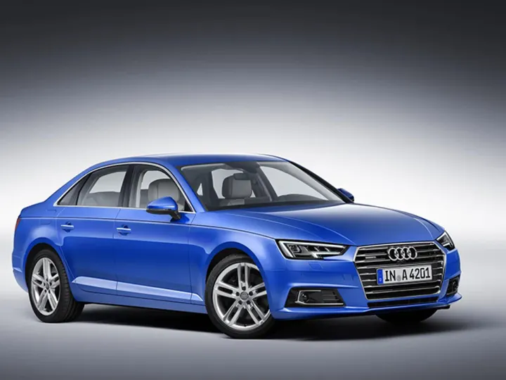 Audi назвала российские цены на новое поколение A4