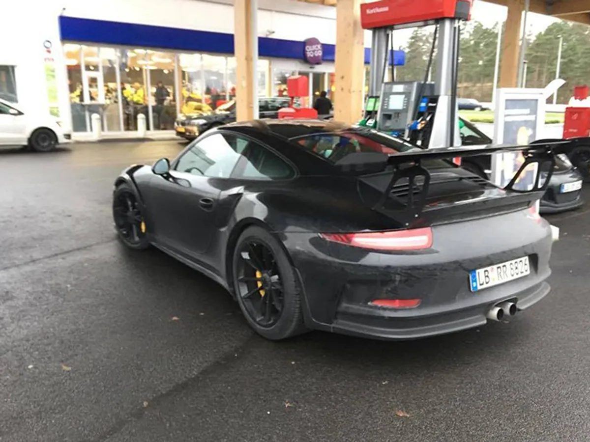 Porsche 911 GT3 RS spotted-001-08-12-2014.jpg Porsche 911 GT3 RS получит 500-сильный двигатель