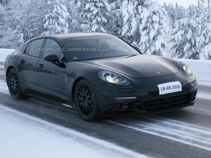 Новый Porsche Panamera лишился камуфляжа