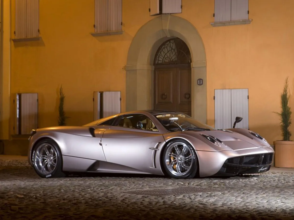 Pagani Huayra 0212022015.jpg Pagani распродала все суперкары