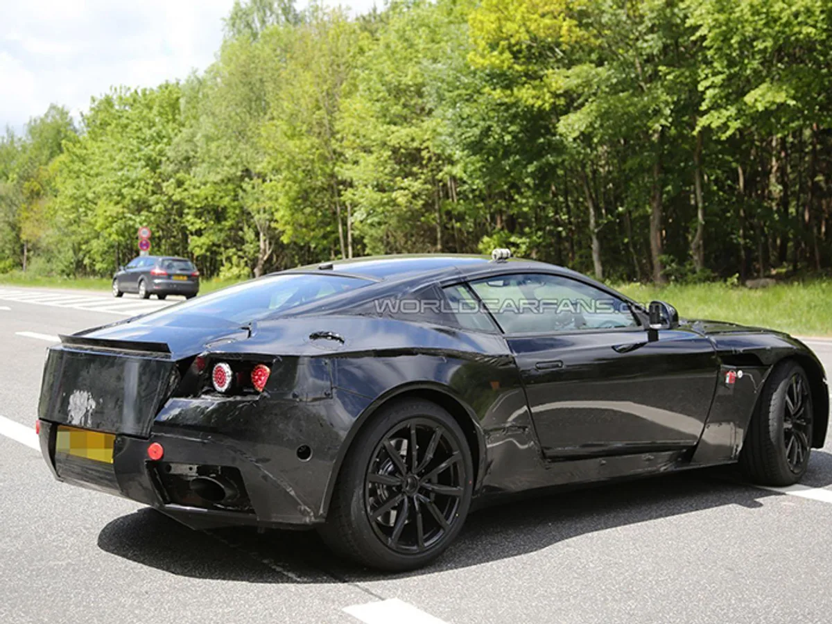 db11-01.jpg Aston Martin тестирует DB11 на Нюрбургринге