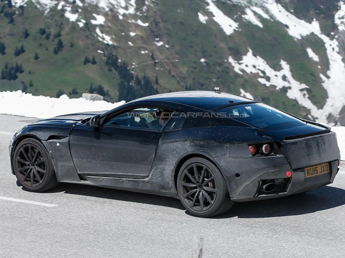 Aston-Martin-DB11-0216062015.jpg Aston Martin DB11 тестируют в горах