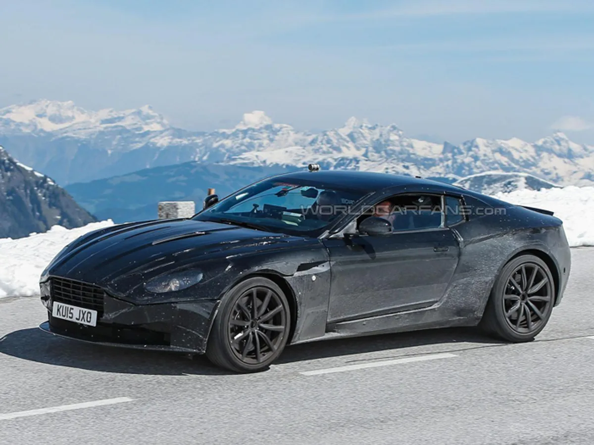 Aston-Martin-DB11-0116062015.jpg Aston Martin DB11 тестируют в горах