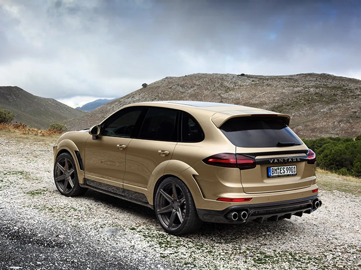 topcar01.jpg Российские тюнингеры представили «золотой» Porsche Cayenne Turbo