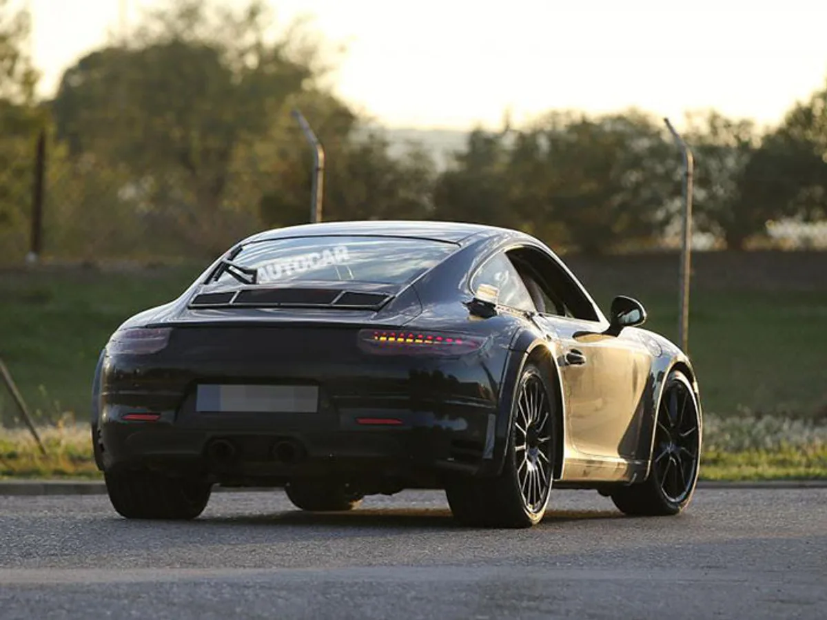 01.jpg Porsche начал испытания нового поколения 911. Первые фото