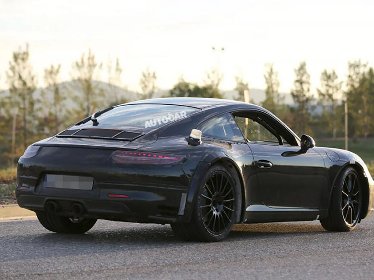 01.jpg Porsche начал испытания нового поколения 911. Первые фото