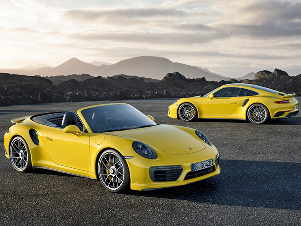Porsche представил турбоверсии 911