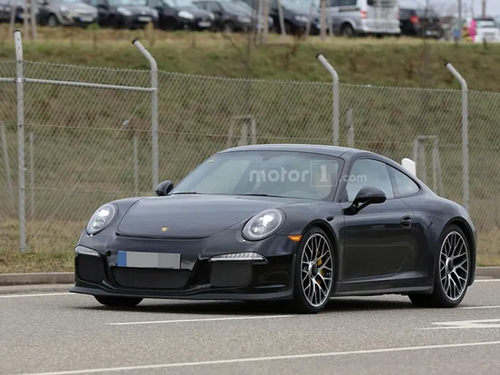 Porsche 911 R рассекречен раньше премьеры