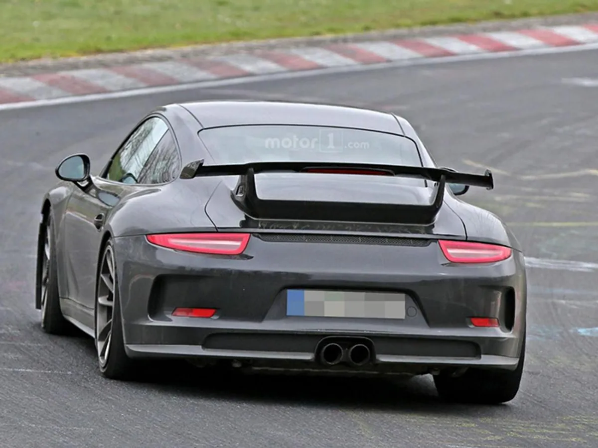 gt3-01.jpg Обновленный Porsche 911 GT3 получит механическую коробку передач