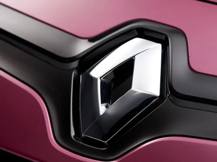 Очень дорого: в России возобновили продажи Renault Duster