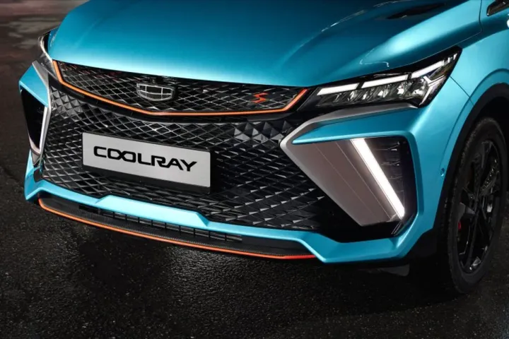 Официально: кроссовер Geely Coolray сняли с продажи в России