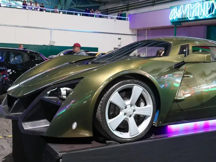 Прошел показ российского суперкара Marussia B2