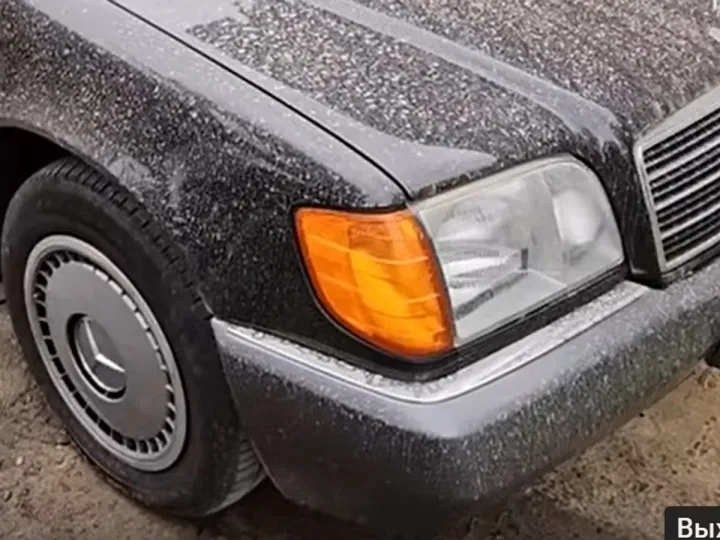 «РГ»: на продажу выставили легендарный Mercedes в состоянии «капсулы времени»