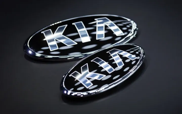 Стартовали продажи кроссвэна Kia Carens