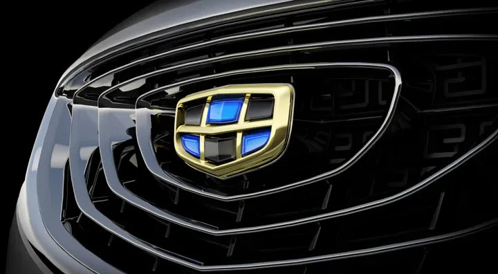 У нового Geely Atlas появился полный привод в России