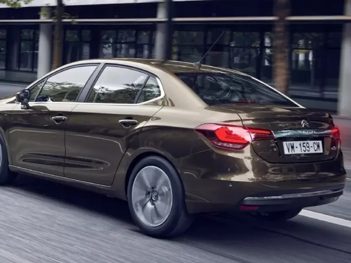 В РФ начались продажи собранных в Калуге седанов Citroen C4. Цена удивит