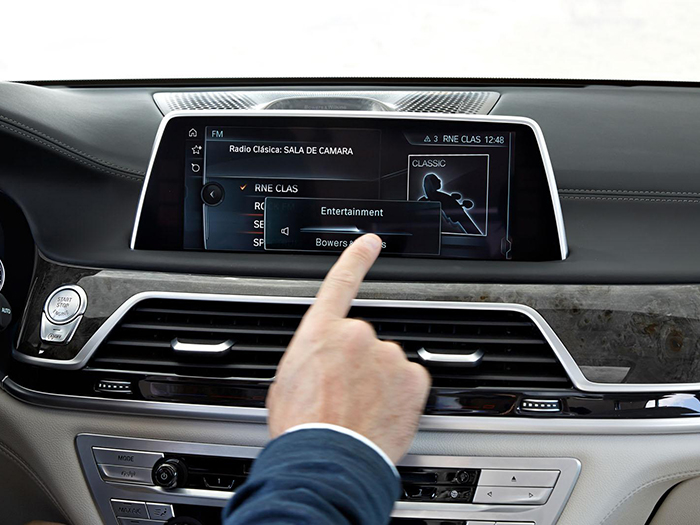 BMW X5 получит сенсорный экран