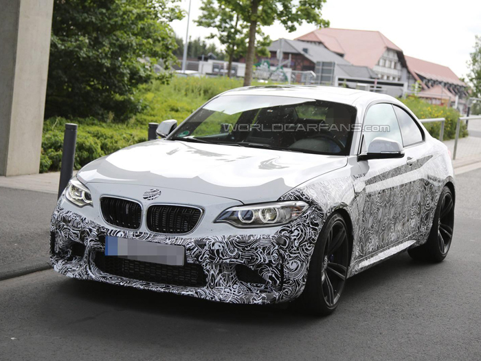 Стали известны комплектации новой BMW M2