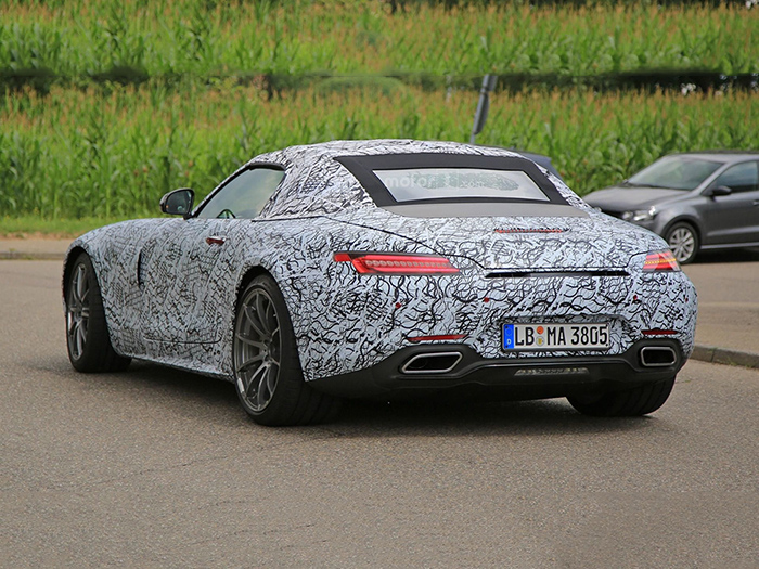 Mercedes-AMG приступил к тестам родстера GT C