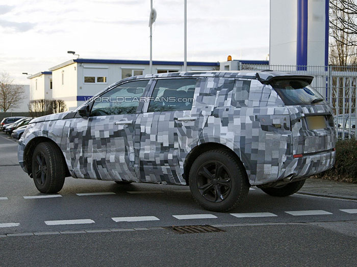 Наследник Land Rover Freelander избавляется от камуфляжа
