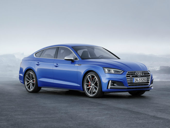 Audi озвучила российские цены на новые A5 и S5 Sportback