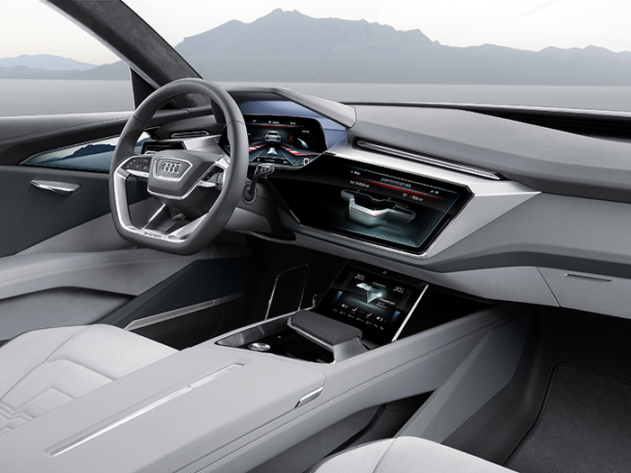 Audi представила электрическое купе-кроссовер e-tron Quattro
