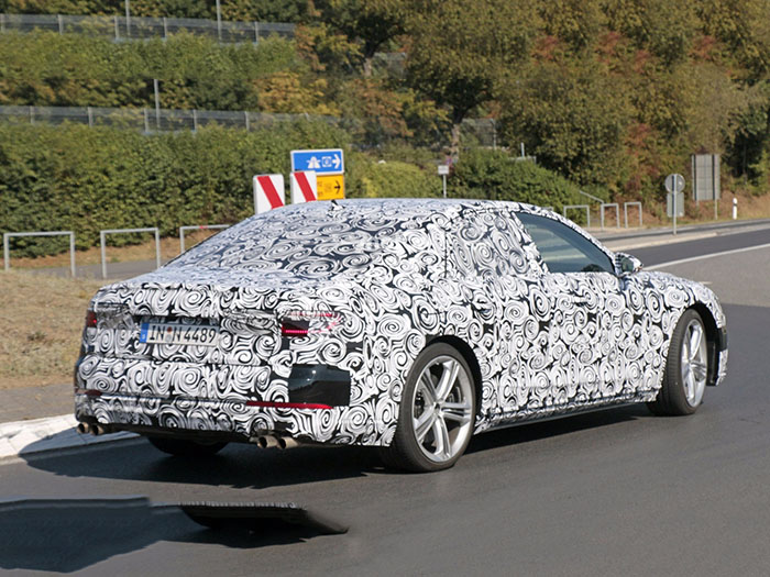 Audi тестирует спортверсию нового поколения седана А8