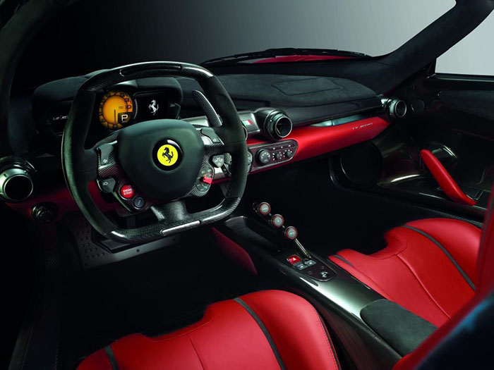 Ferrari показала гибридного монстра