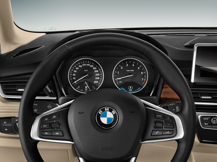 BMW 2-Series получил гибридную версию