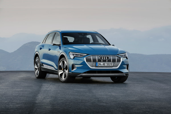 Audi представила свой первый серийный электромобиль