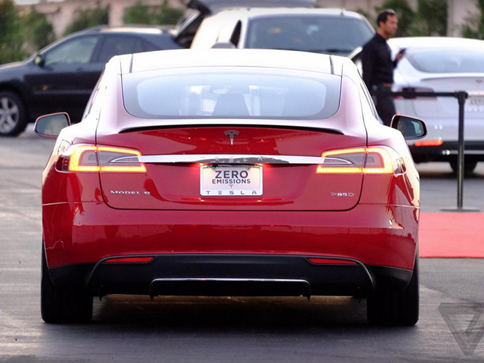 Tesla показала самый мощный Model S