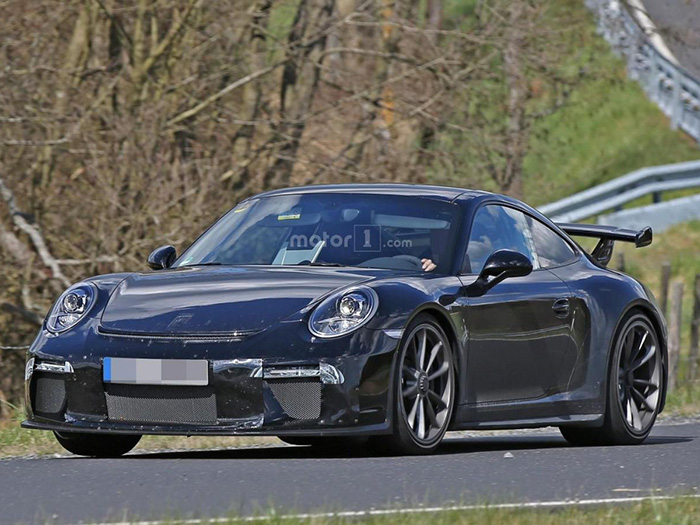 Обновленный Porsche 911 GT3 получит механическую коробку передач