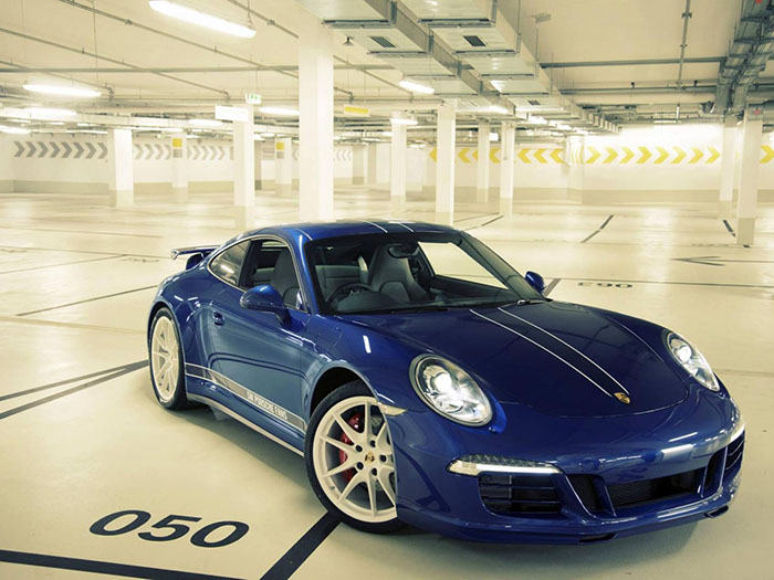 Porsche посвятил спорткар фанатам из Facebook