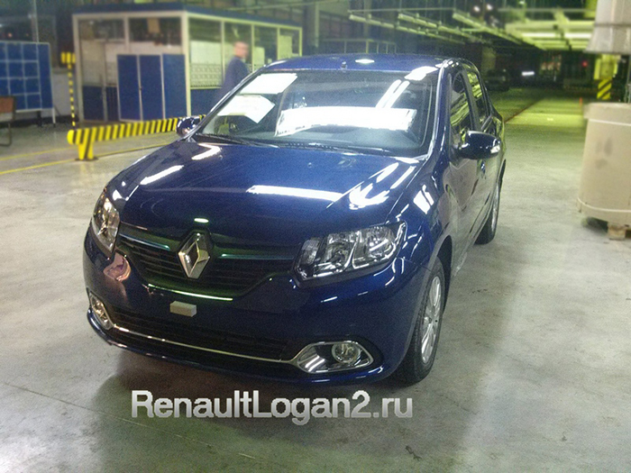 Renault рассекретила интерьер российского Logan