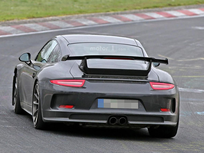 Обновленный Porsche 911 GT3 получит механическую коробку передач