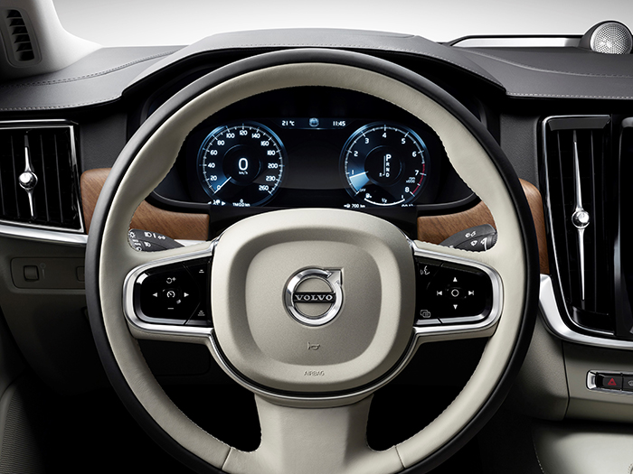 Volvo официально рассекретила седан S90