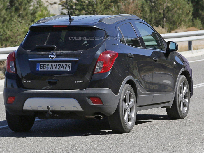 Opel продолжает тесты обновленной Mokka
