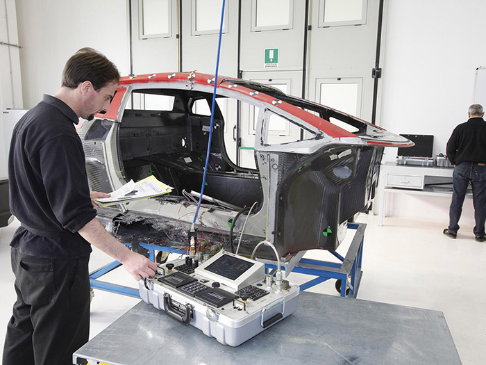 Lamborghini откроет первую карбоновую мастерскую