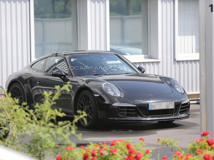 Обновленный Porsche 911 – первые фото без камуфляжа