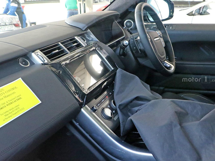 Range Rover Sport получит мультимедию с большим экраном