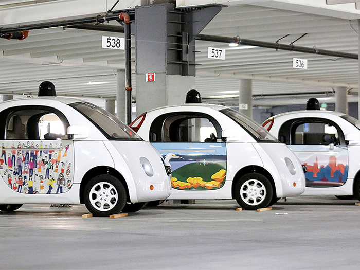 Google раскрасил свои автомобили