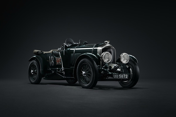 Bentley возродил легендарный ретро-кар в новой серии автомобилей