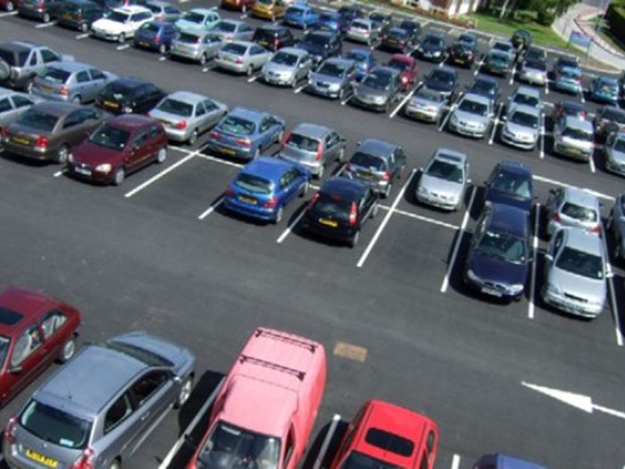 Власти определились со стоимостью на плоскостные парковки