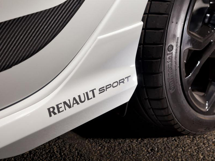 Renault показала «заряженный» Sandero RS