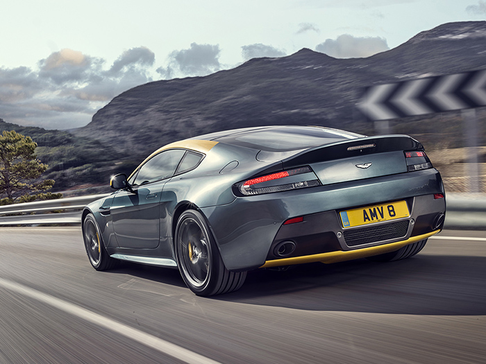 Daimler увеличил свою долю в Aston Martin