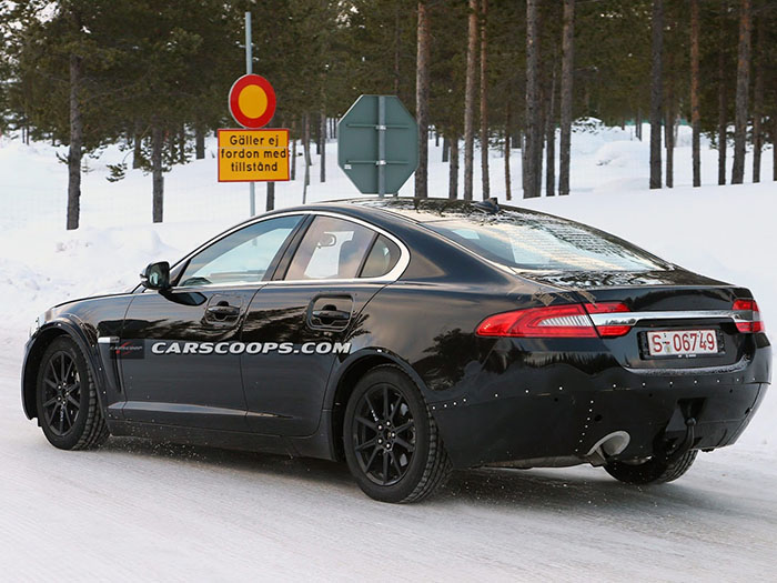 Jaguar начал испытания преемника X-Type